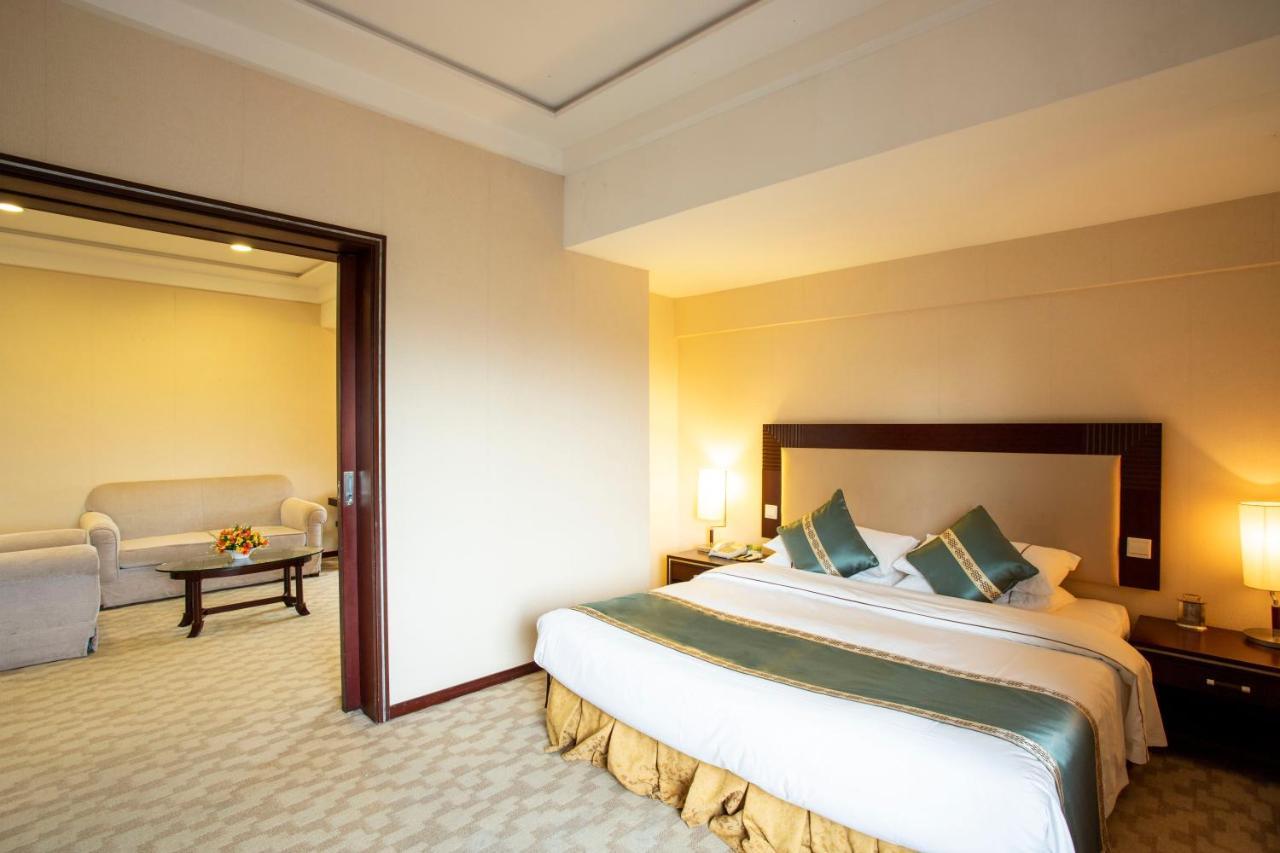 Guangdong Victory Hotel -Shamian Island Гуанчжоу Екстер'єр фото