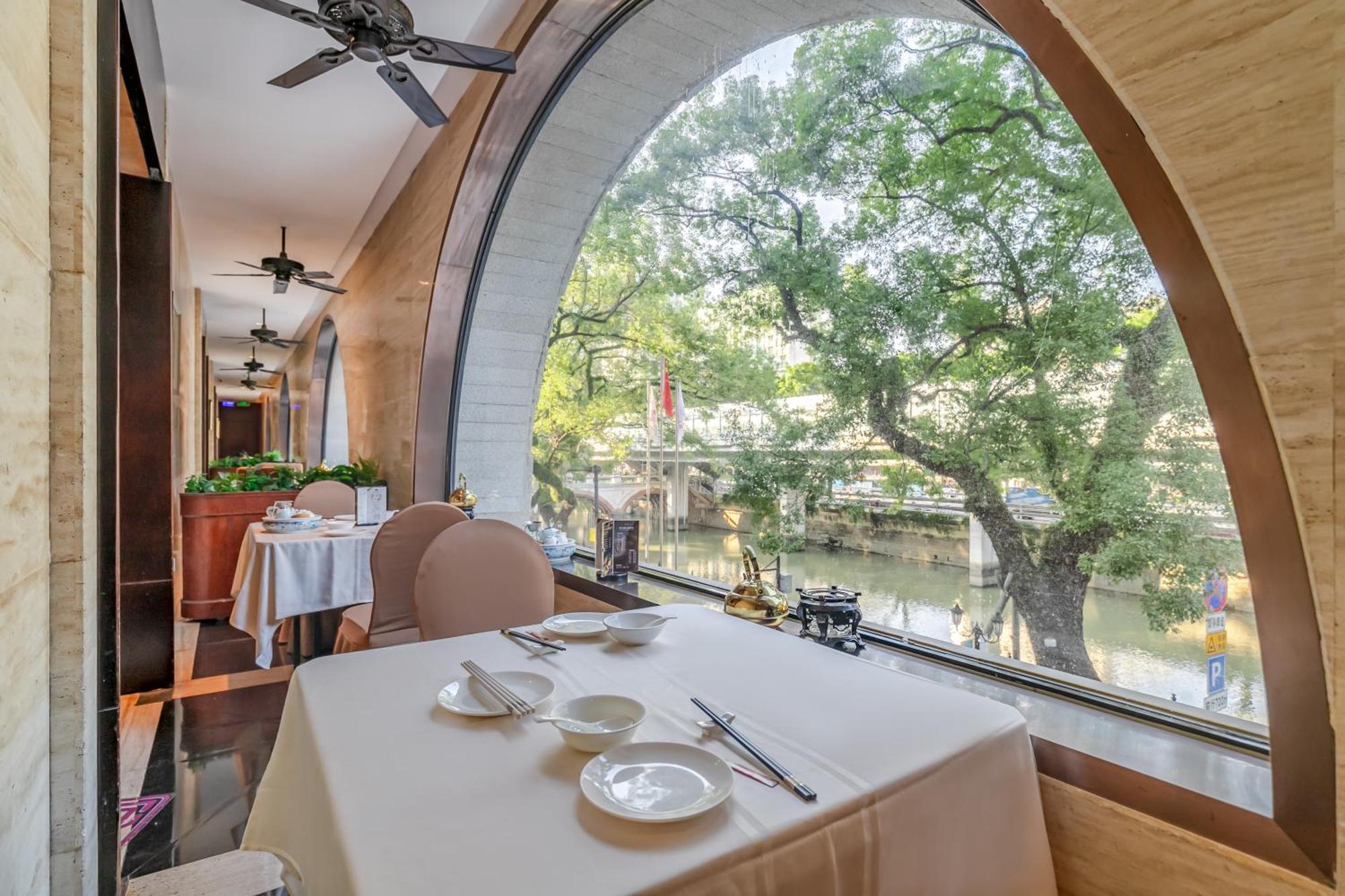Guangdong Victory Hotel -Shamian Island Гуанчжоу Екстер'єр фото